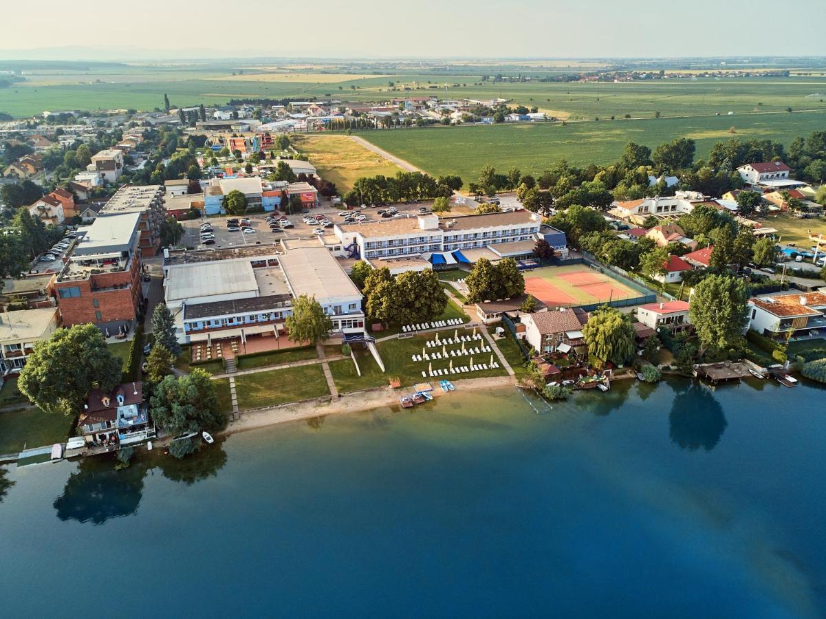 Hotel Senec Aqua Resort - Family Friendly エクステリア 写真