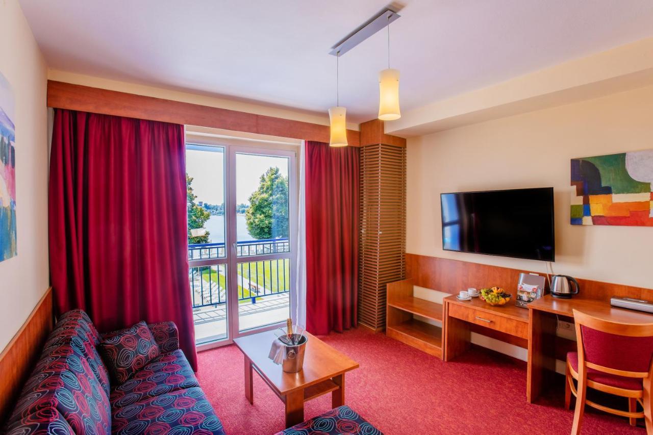 Hotel Senec Aqua Resort - Family Friendly エクステリア 写真