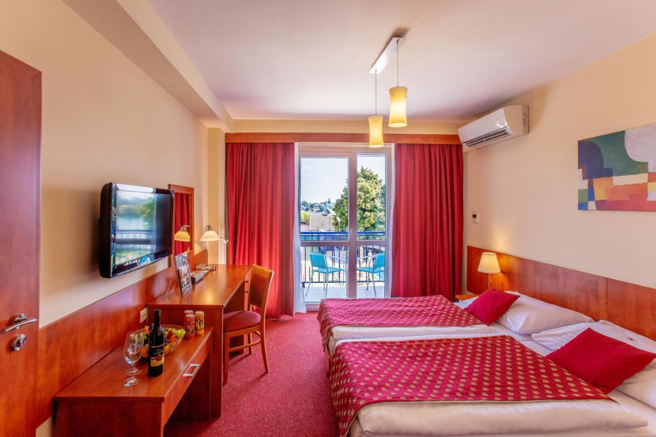 Hotel Senec Aqua Resort - Family Friendly エクステリア 写真
