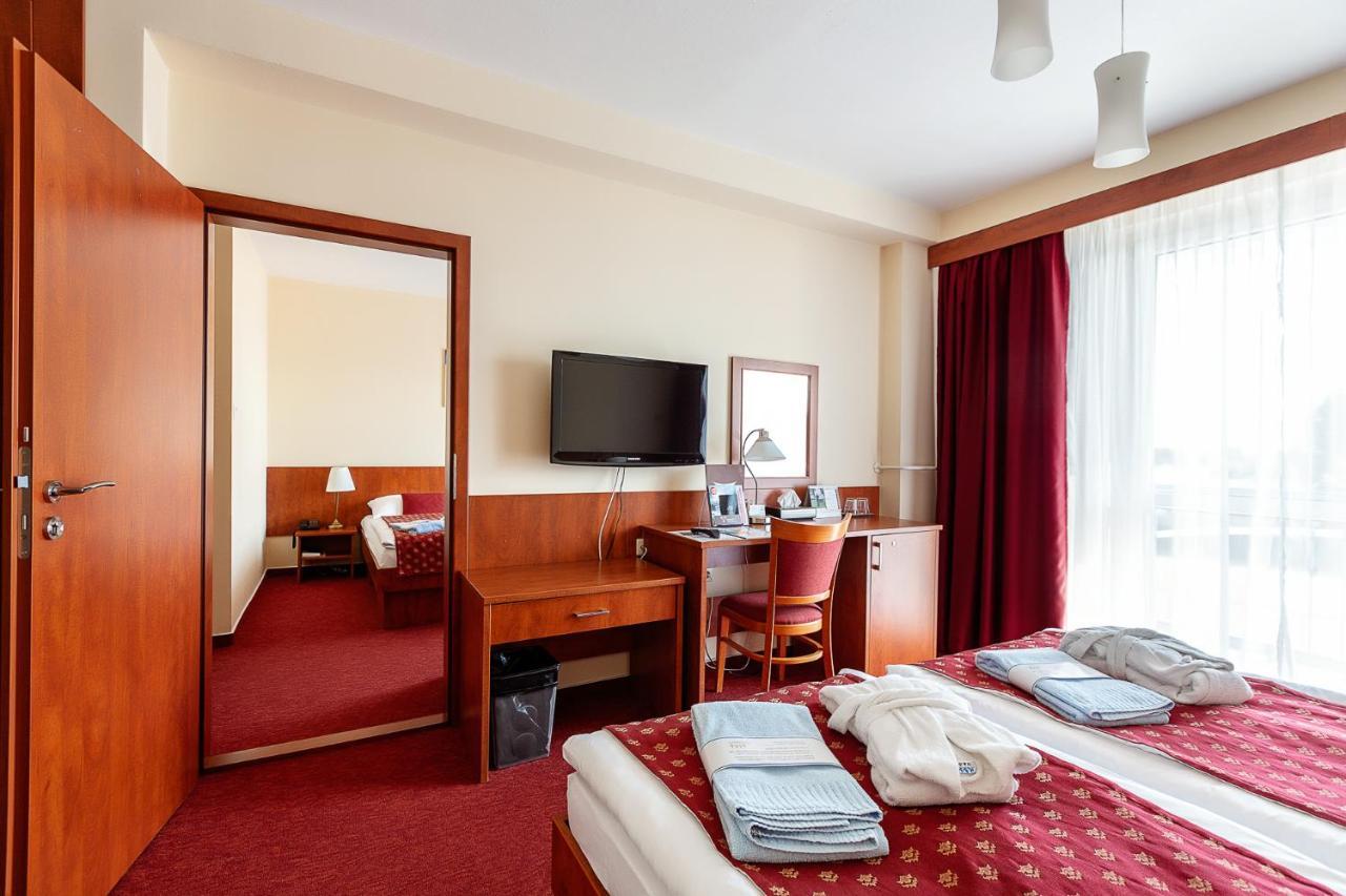 Hotel Senec Aqua Resort - Family Friendly エクステリア 写真
